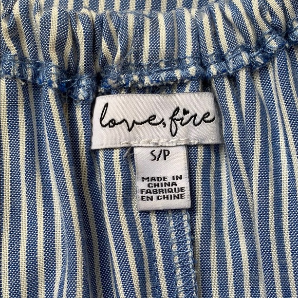 Striped Off the shoulder dress - Picture 5 of 5